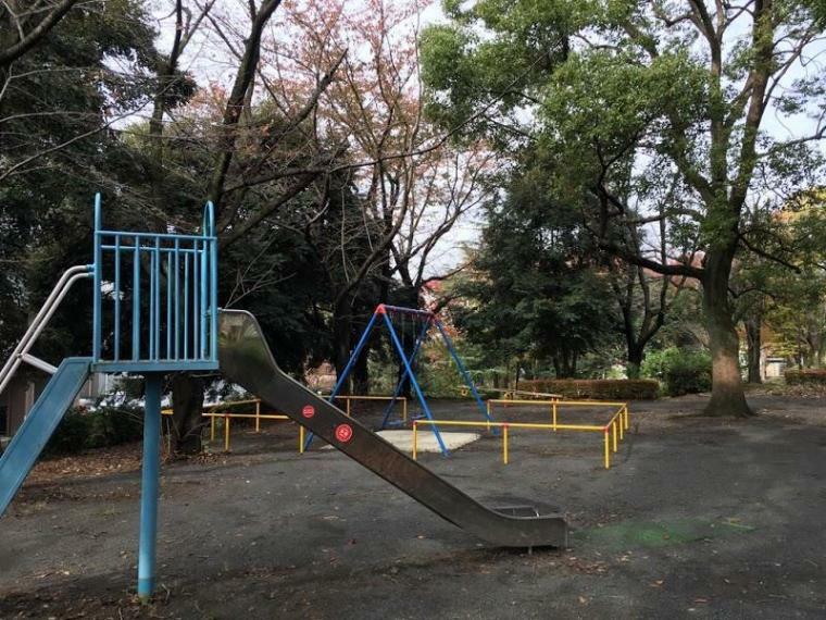 公園 池尻公園（●横浜18区の中で公園の数が1番多いのがこの青葉区です。お子様も思い切り遊べます！ワンちゃんのお散歩も楽しくなりそうですね●）