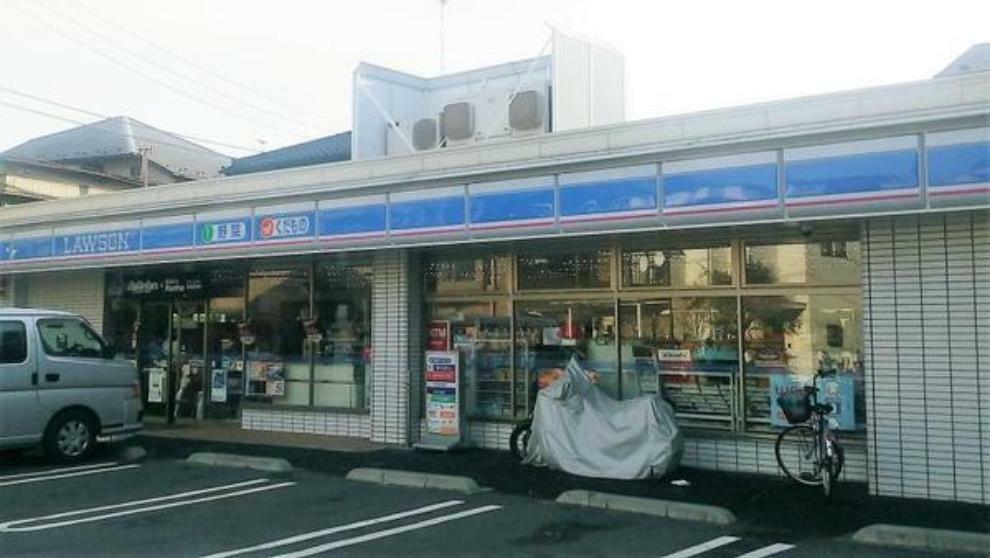 コンビニ ローソン鶴見市場上町店