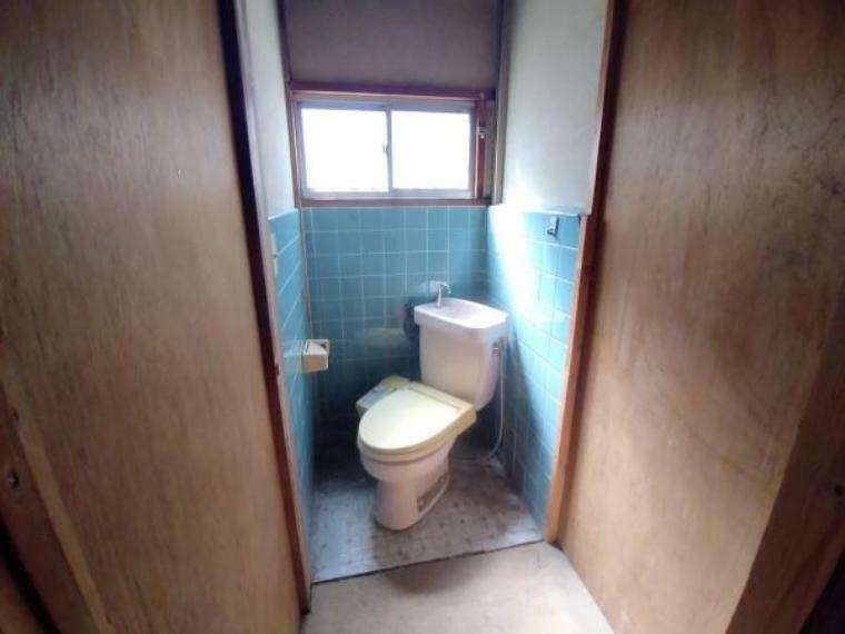 トイレ 窓付のトイレです！