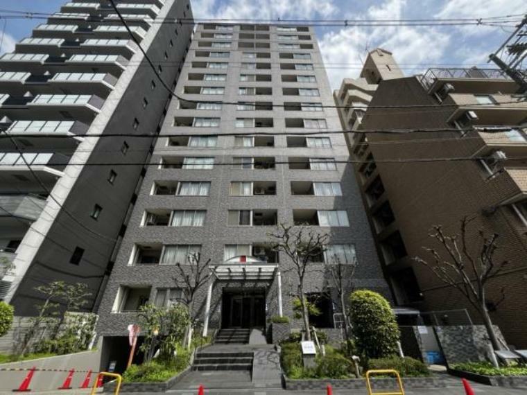 外観写真 大阪メトロ堺筋線「長堀橋」駅徒歩5分に立地のマンションです！