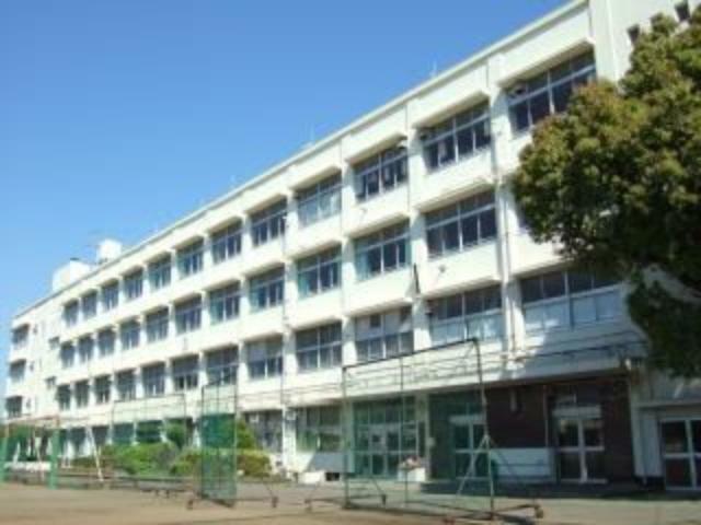 中学校 横浜市立左近山中学校 徒歩14分。
