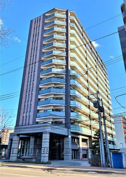 クリオ札幌北1条・サッポロファクトリーに隣接する15階建13階住戸です
