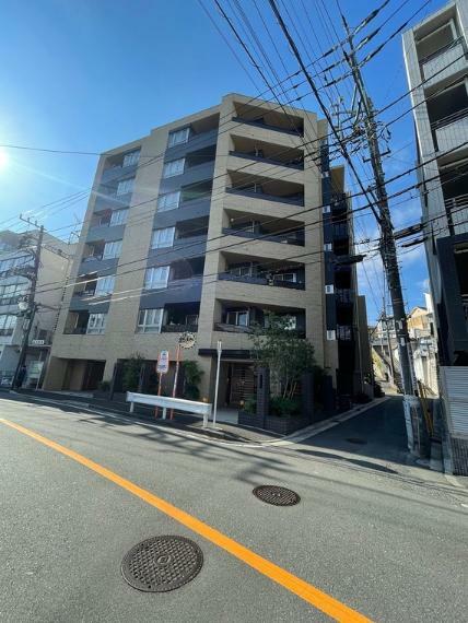 外観写真 地上7階建て、2019年9月施工の築浅マンション「クリオ横濱東白楽」