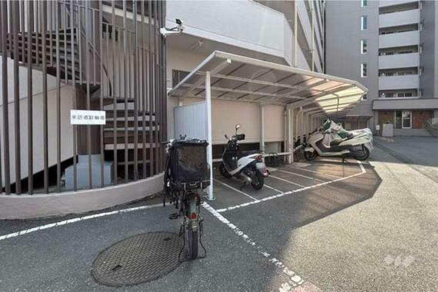 駐輪場 来客用の駐車場があります。