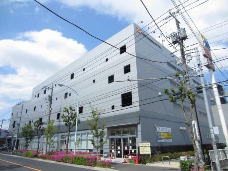 スーパー オーケー町田小川店（■関東を中心に店舗展開しているオーケーストア。あまりの安さに開店早々人が殺到するほど人気のスーパーです。）