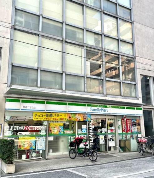 コンビニ ファミリーマート豊崎二丁目店