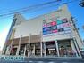 ショッピングセンター TOCOTOCO　SQUARE　所沢 100円ショップや家具店、スーパーもある大型ショッピングセンターです。