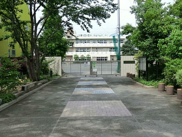 小学校 三鷹市立高山小学校