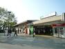 JR横浜線「十日市場」駅 （ターミナル「横浜」駅へは直通約25分。東急田園都市線の乗り換え駅「長津田」駅へは約3分の乗車。）