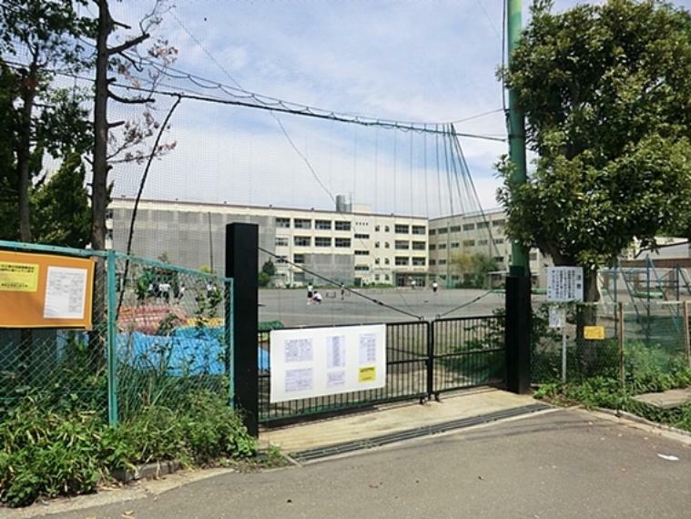 横浜市立上菅田中学校　距離約1500m（約1,500m）