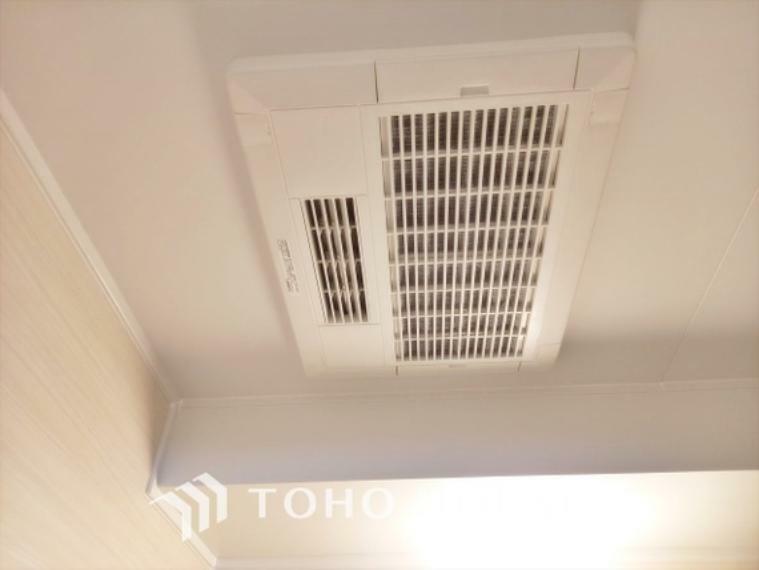 冷暖房・空調設備 24時間換気システムホルムアルデヒドなどの揮発性有害物質を24時間換気で室外に放出し健康で安全な空間を保ちます。