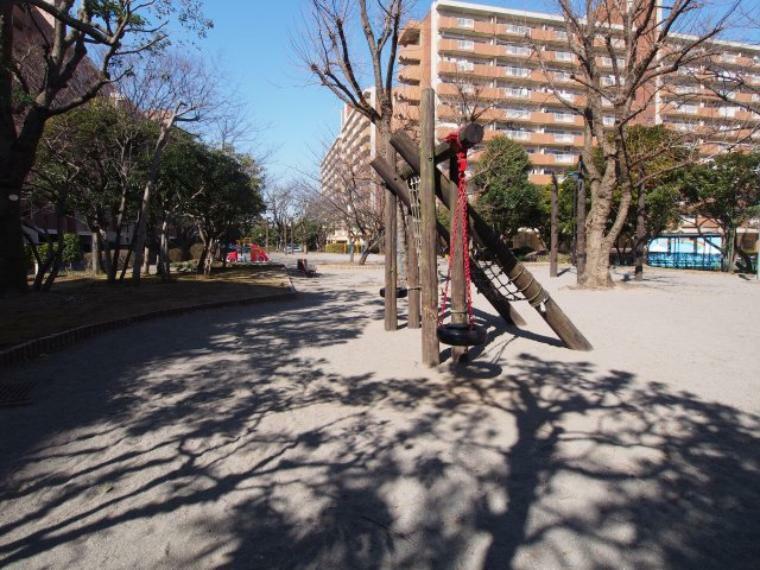 休日は敷地内でピクニックできますね