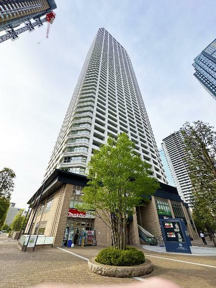 ザ・パークハウス西新宿タワー60 3階