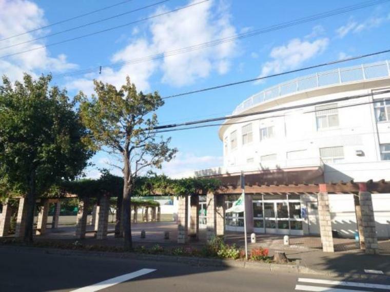 『札幌市立星置東小学校』まで約230m。
