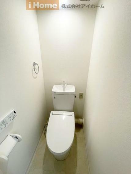 トイレ 清潔な状態を維持する機能が充実した温水洗浄便座トイレを設置。
