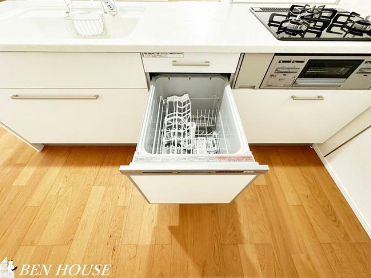 冷暖房・空調設備 自動食器洗浄乾燥機・パワフルな洗いで汚れを落としてくれる食洗機。家事の時短になり、ご家族との時間も増えそうですね