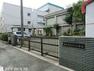 小学校 横浜市立汐入小学校 徒歩6分。教育施設が近くに整った、子育て世帯も安心の住環境です。