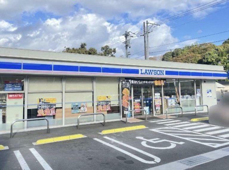 コンビニ ローソン岩国川西三丁目店