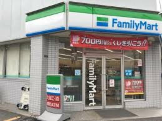 コンビニ 【コンビニエンスストア】ファミリーマート 十条仲原三丁目店まで248m