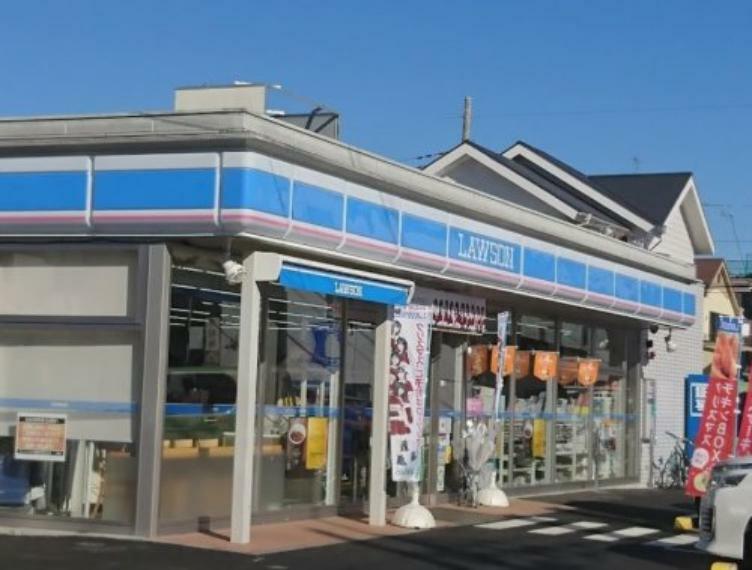 コンビニ 【コンビニエンスストア】ローソン　八王子散田町四丁目店まで672m