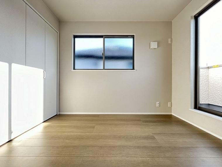 洋室 インテリアショップで見掛けた「あの家具」も置ける、ゆったりとした空間。