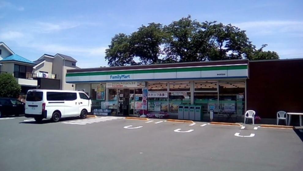 コンビニ ファミリーマート東名町田店