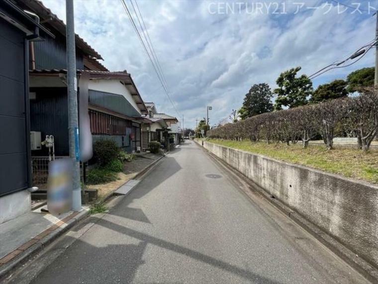 現況写真 西側前面道路の様子