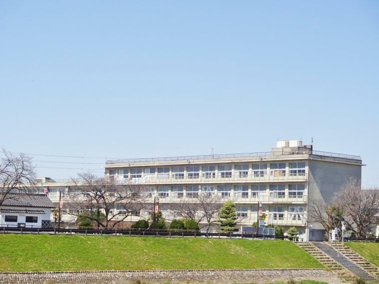 清須市立清洲小学校（約1,590m）