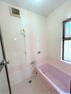 浴室 【リフォーム中4/7更新】浴室の様子を撮影いたしました。浴室はハウステック製の新品のユニットバスに交換します。自動湯張り・追い焚き機能付きで、いつでも温かいお湯につかれます。