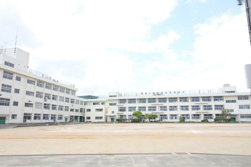 小学校 福室小学校　約1200m