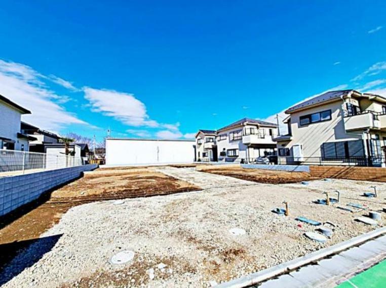 現況外観写真 敷地面積41坪～58坪のゆとりある全4棟の分譲住宅でございます。