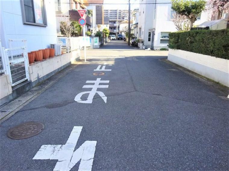 現況写真 前面道路含む現地写真です