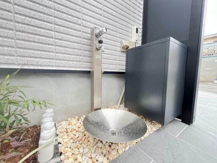 庭 便利な外水栓あり。