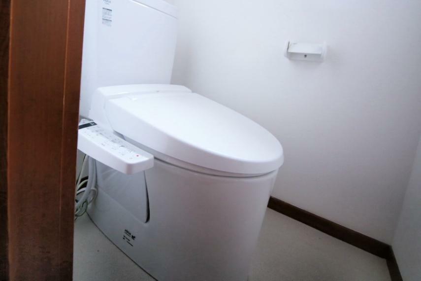 トイレ 温水洗浄機能付きのトイレで、いつも快適に！