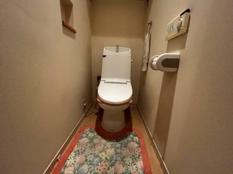 温水洗浄便座付きのトイレ2カ所にあります！（1階・2階）