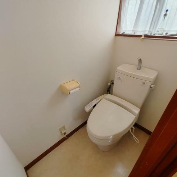 2階トイレは平成17年に新調しております!!