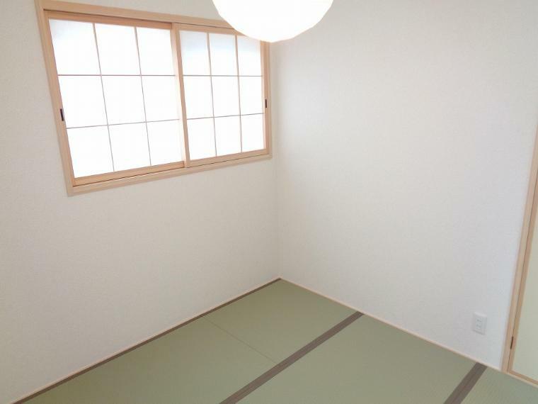 和室 様々な使い方ができる和室です！ 居間にも寝室にもなる和室は汎用性がとても高いです。