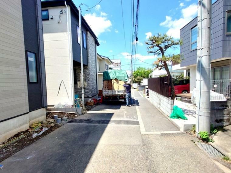 現況写真 周囲にはスーパーをはじめとした買い物施設も揃っています。住みやすさと利便性を兼ね備えた環境です。■昭島市玉川町3　新築一戸建て■