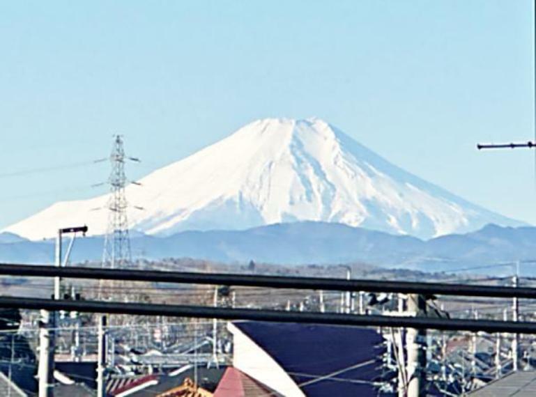 晴れた日にはスカイバルコニーから富士山が望めます。
