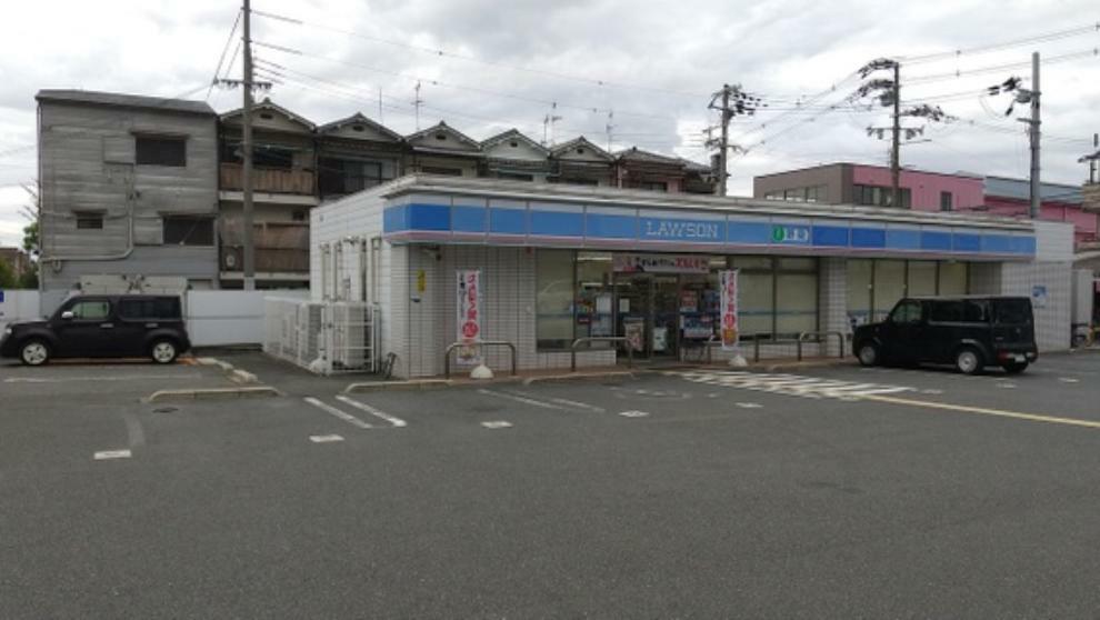コンビニ ローソン東大阪宝町店　徒歩7分（約500m）