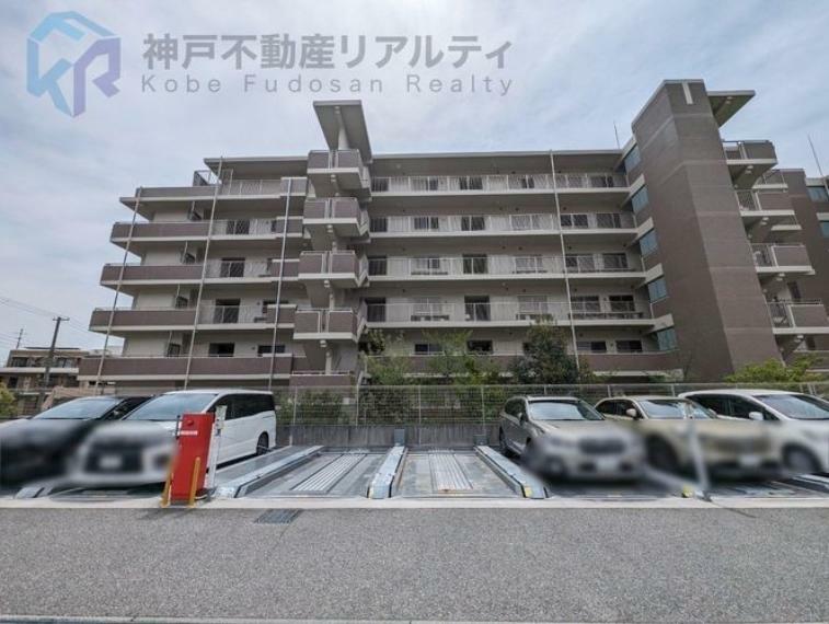 敷地内駐車場 火の元も安心のオール電化住宅です