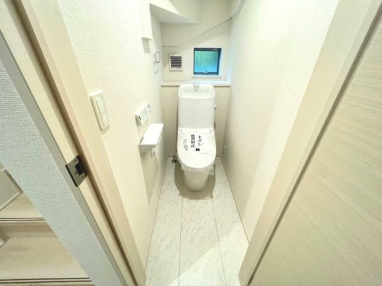 トイレ 快適にお使い頂ける清潔感のあるトイレです。