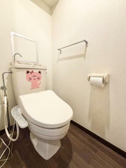 トイレ 【トイレ】トイレは温水洗浄便座付です。