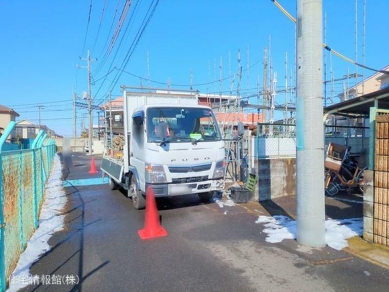 現況写真 前面道路含む現地