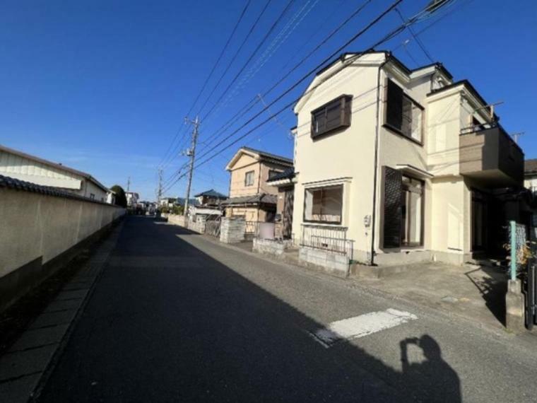 外観写真 駅までは平坦な道のりで通勤通学に大変便利です。