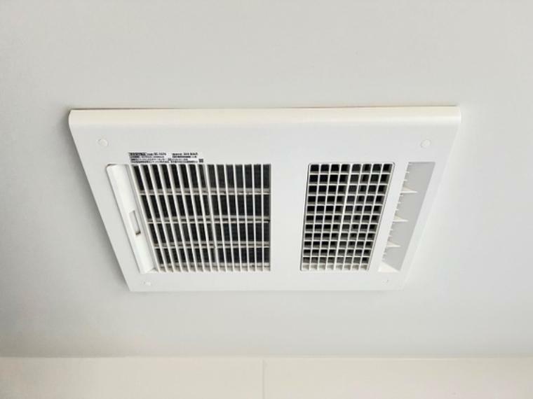 冷暖房・空調設備 衣類の乾燥や入浴前の暖房として大活躍する、浴室用の換気乾燥暖房機。
