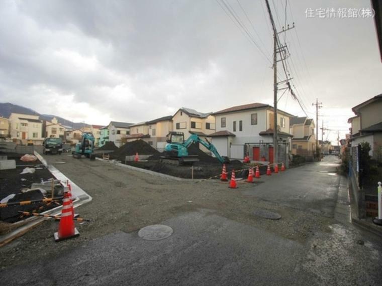 現況写真 前面道路含む現地