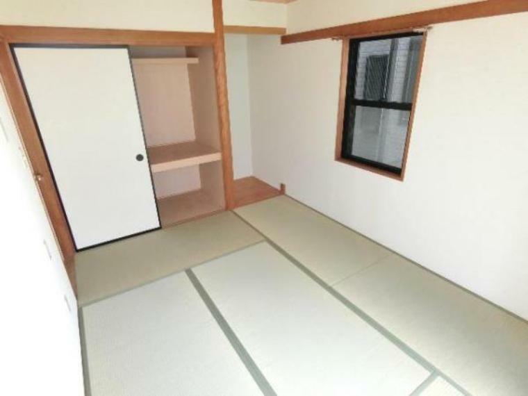 和室 畳のお部屋はゆっくり寛げる空間ですね。