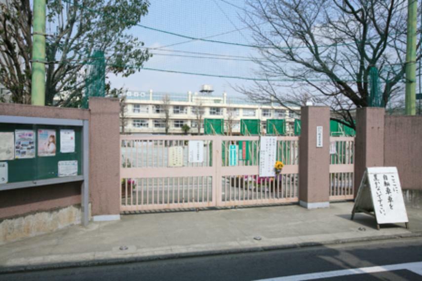 小学校 【小学校】世田谷区立経堂小学校まで527m