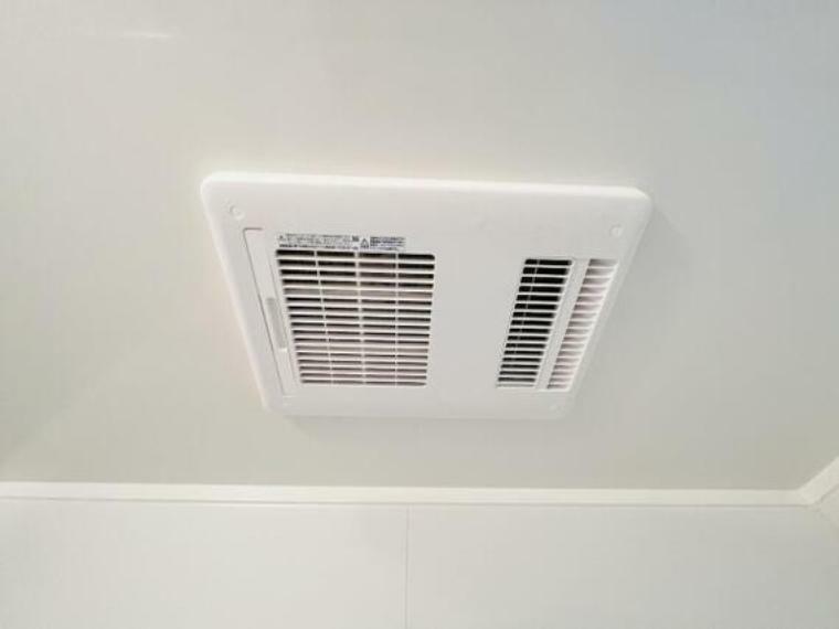 冷暖房・空調設備 衣類の乾燥や入浴前の暖房として大活躍する、浴室用の換気乾燥暖房機